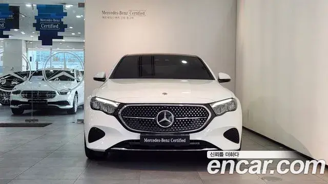 Mercedes-Benz E-Class 2024 — Photo 2/20