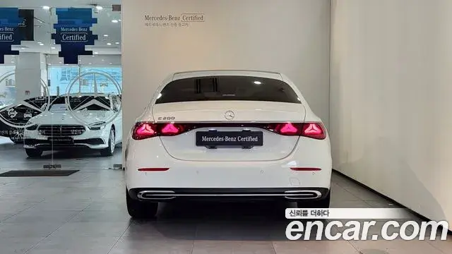 Mercedes-Benz E-Class 2024 — Photo 3/20