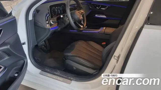Mercedes-Benz E-Class 2024 — Photo 13/20