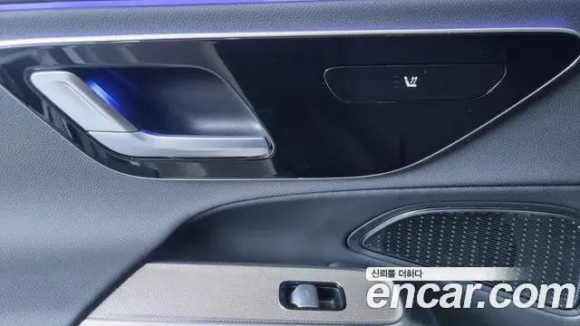Mercedes-Benz E-Class 2024 — Photo 16/20