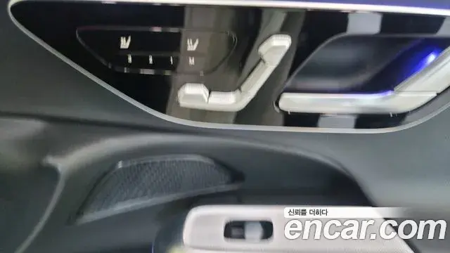 Mercedes-Benz E-Class 2024 — Photo 17/20
