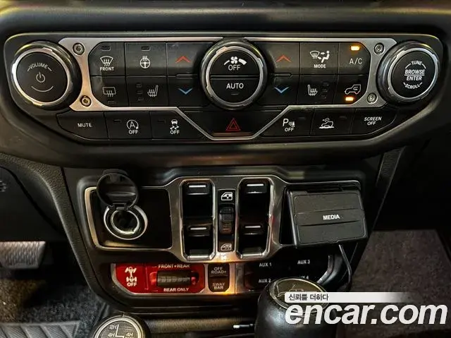 Jeep Gladiator 2023 — Фото 12/18