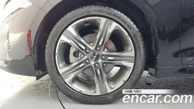 Kia K5 2023 — Photo 7/37