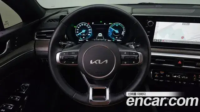 Kia K5 2023 — Photo 29/37