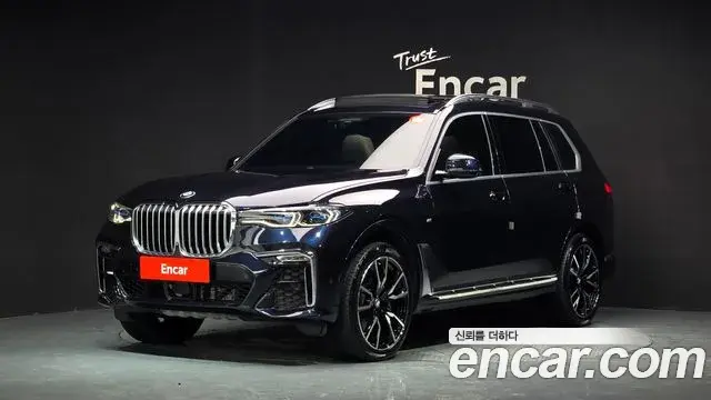 BMW X7 2021 — Фото 1/20