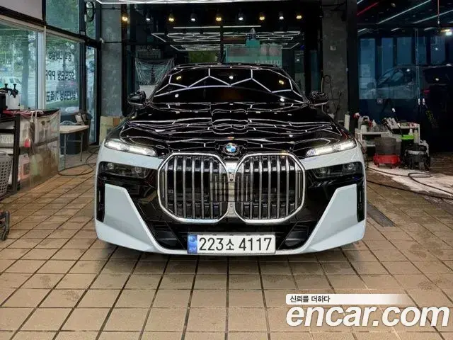 BMW 7 Series 2024 — Photo 12/12