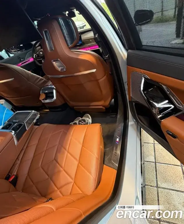BMW 7 Series 2024 — Photo 7/12