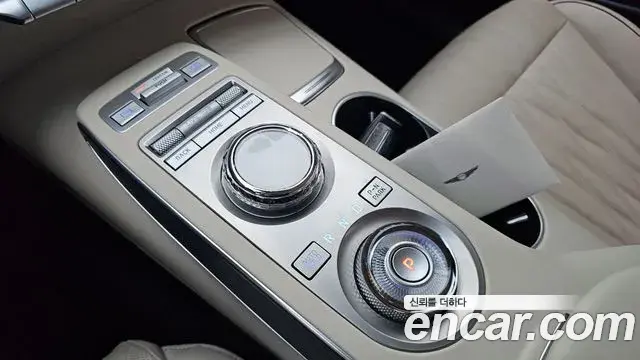 Genesis GV70 2023 — Фото 9/20