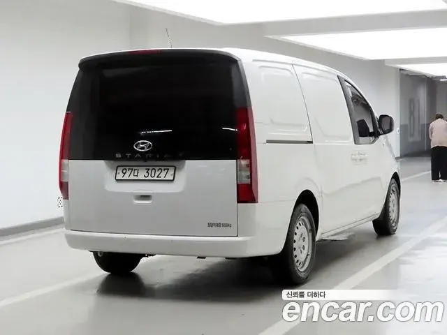 Hyundai Staria 2021 — Фото 3/18