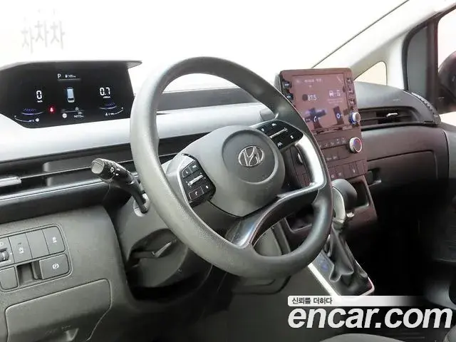 Hyundai Staria 2021 — Фото 6/18