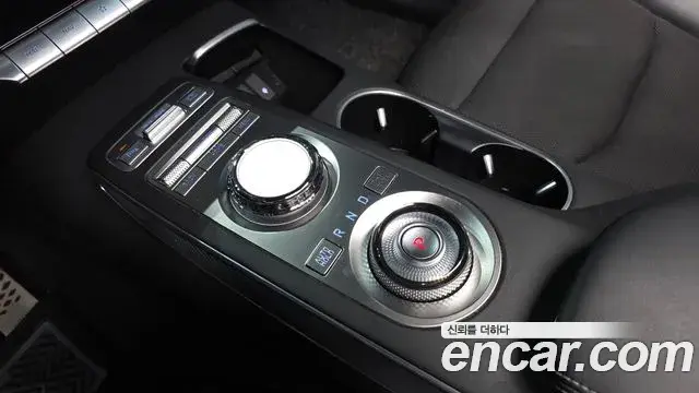 Genesis GV70 2021 — Photo 8/20
