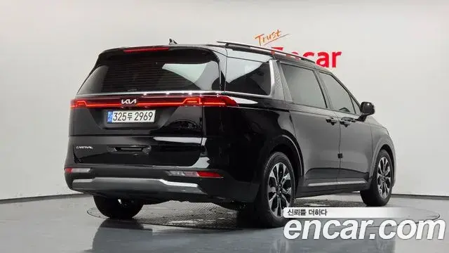 Kia Carnival 2021 — Фото 2/20