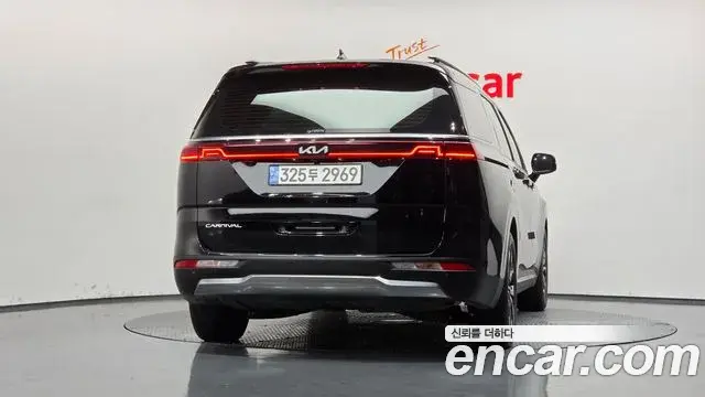 Kia Carnival 2021 — Фото 4/20