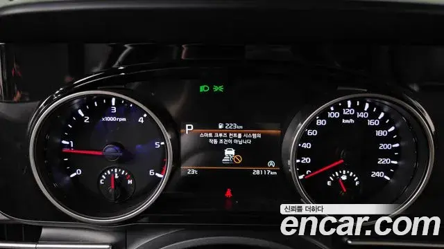Kia Carnival 2021 — Фото 8/20