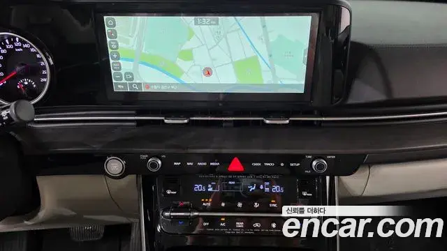 Kia Carnival 2021 — Фото 13/20