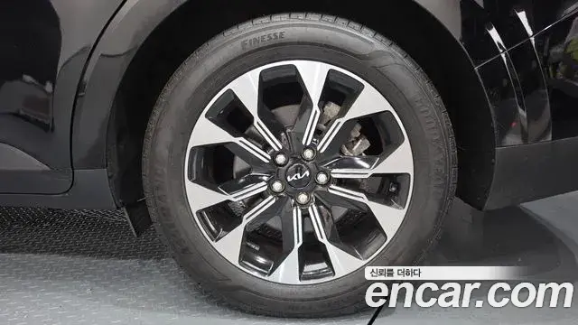 Kia Carnival 2021 — Şəkil 33/35