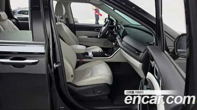 Kia Carnival 2021 — Şəkil 10/35