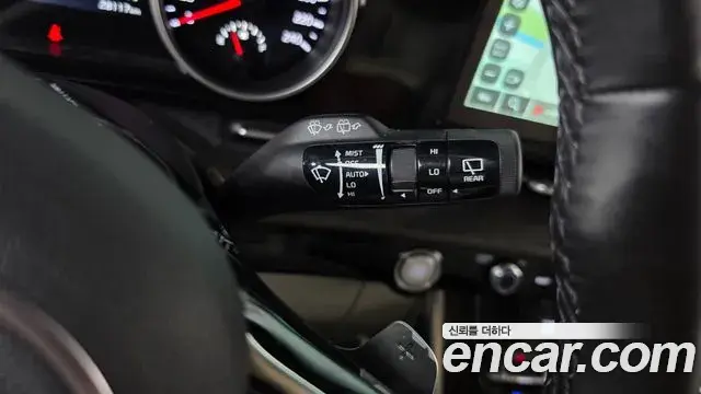 Kia Carnival 2021 — Şəkil 13/35