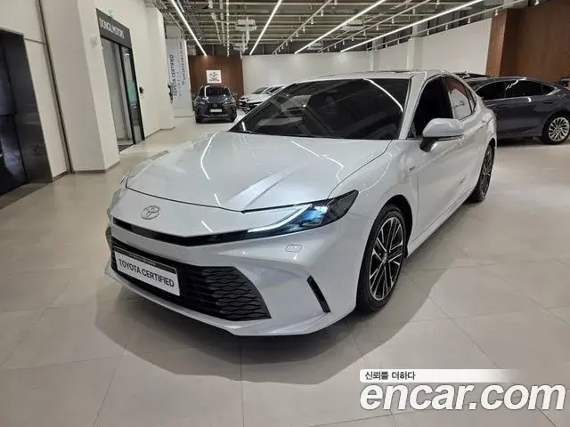 Toyota Camry 2025 — ფოტო 4/12