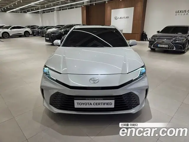 Toyota Camry 2025 — ფოტო 9/12