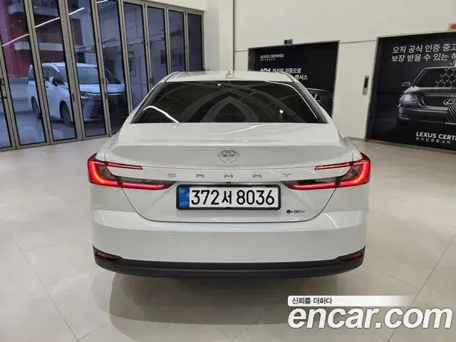 Toyota Camry 2025 — ფოტო 5/12