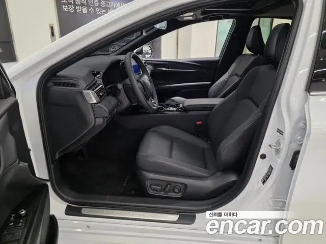 Toyota Camry 2025 — ფოტო 7/12