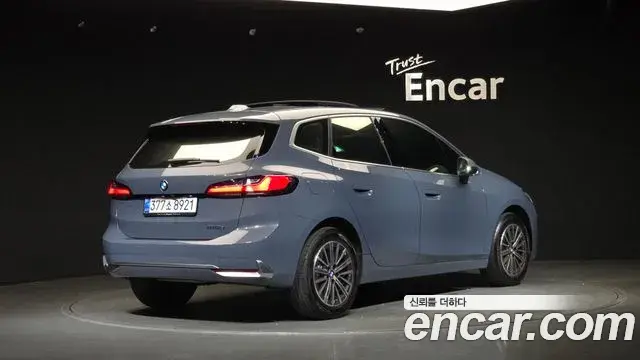 BMW 2 Series Active Tourer 2025 — Фото 2/20