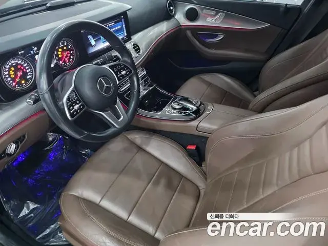 Mercedes-Benz E-Class 2019 — Фото 10/19