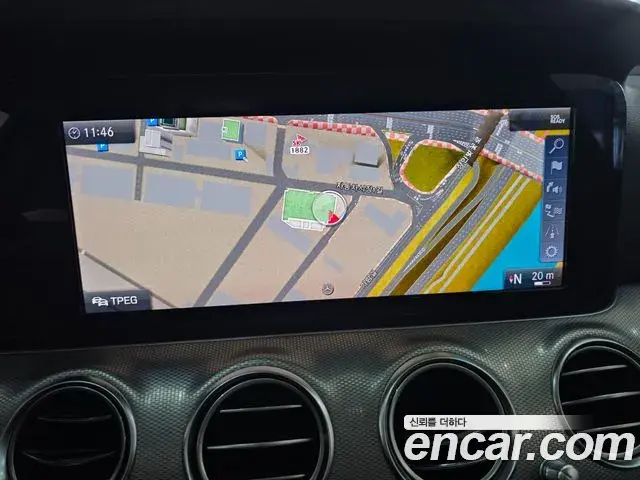 Mercedes-Benz E-Class 2019 — Фото 12/19