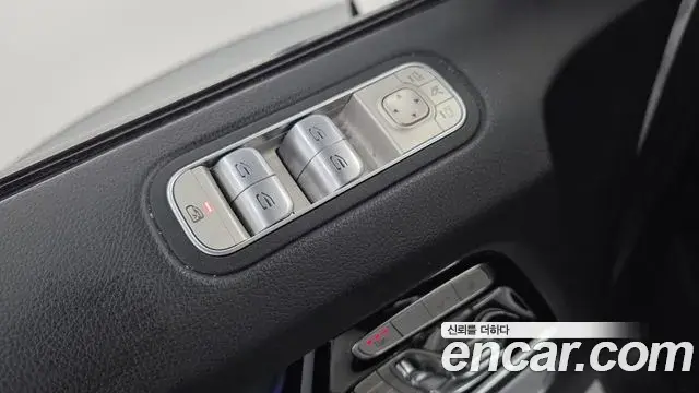 Mercedes-Benz G-Class 2021 — Photo 11/31