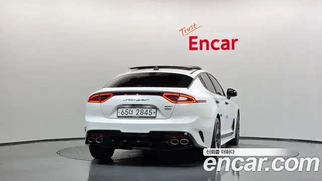 Kia Stinger 2019 — Фото 4/20