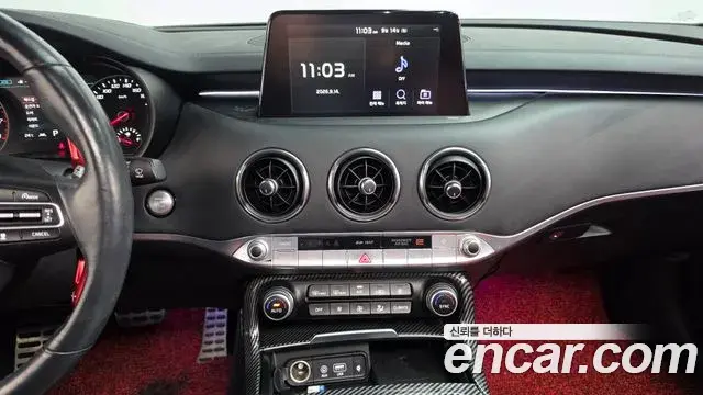 Kia Stinger 2019 — Фото 12/20