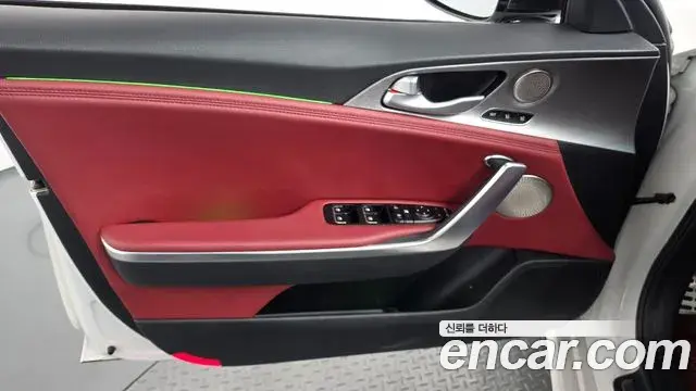 Kia Stinger 2019 — ფოტო 19/33