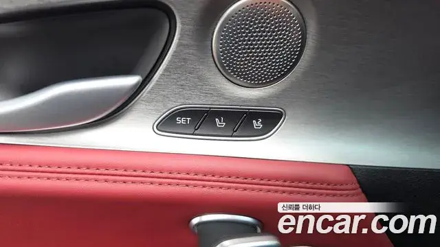 Kia Stinger 2019 — ფოტო 26/33