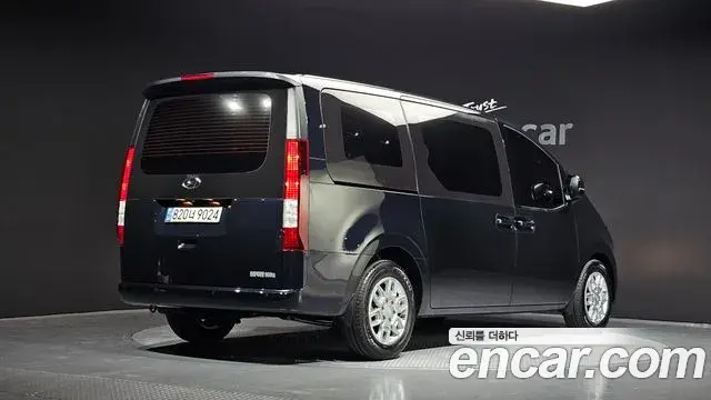 Hyundai Staria 2022 — Photo 2/20