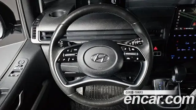 Hyundai Staria 2022 — Photo 14/20