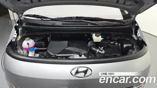 Hyundai Staria 2022 — Фото 6/20