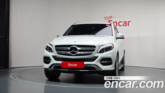 Mercedes-Benz GLE-Class 2018 — Фото 3/20
