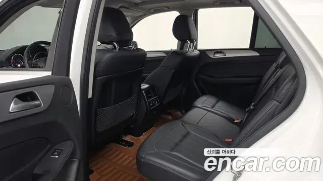 Mercedes-Benz GLE-Class 2018 — Фото 12/20