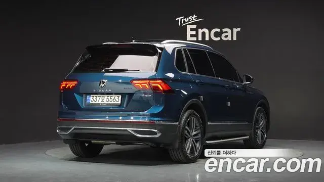 Volkswagen Tiguan 2022 — Şəkil 18/20