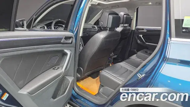 Volkswagen Tiguan 2022 — Şəkil 16/20