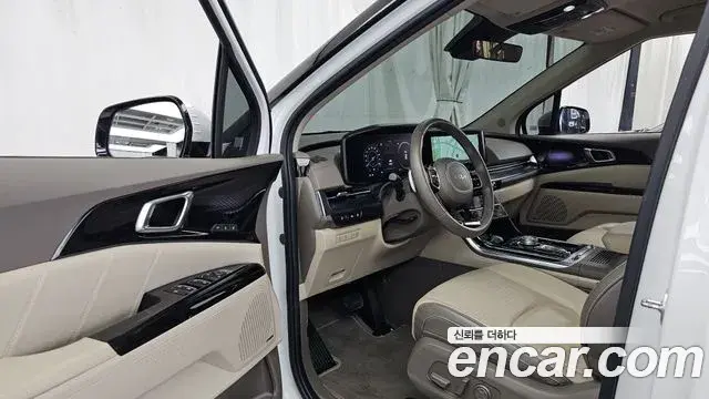 Kia Carnival 2023 — Photo 10/20