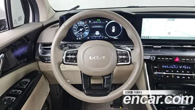 Kia Carnival 2023 — Photo 13/20
