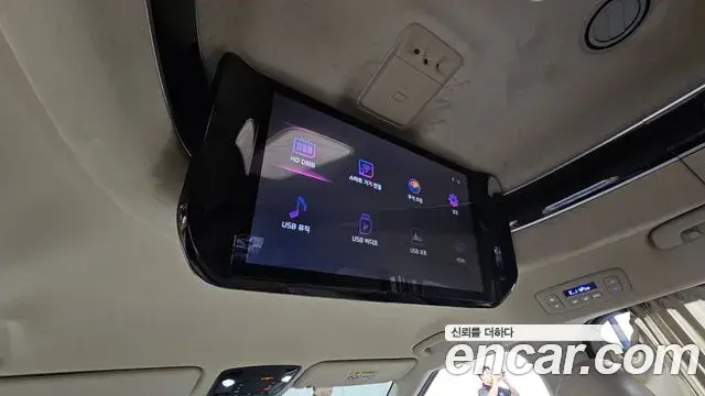 Kia Carnival 2023 — Photo 19/20