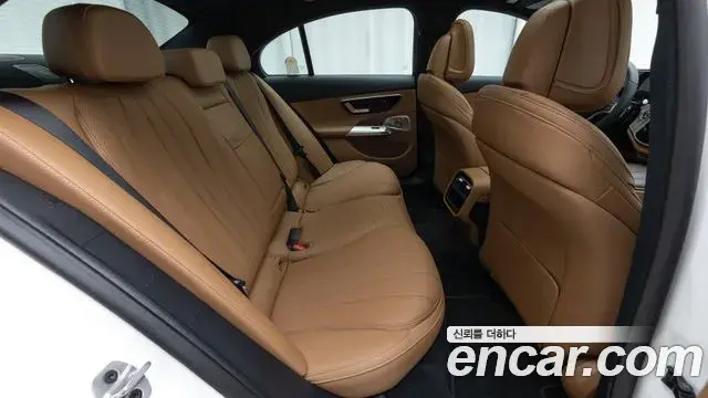 Mercedes-Benz E-Class 2026 — Photo 11/19