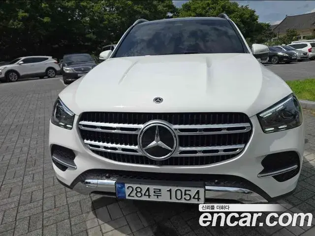 Mercedes-Benz GLE-Class 2026 — Фото 1/6