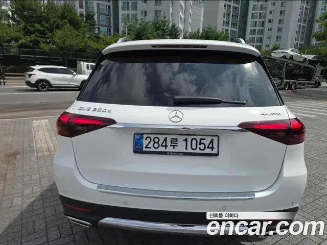 Mercedes-Benz GLE-Class 2026 — Фото 2/6