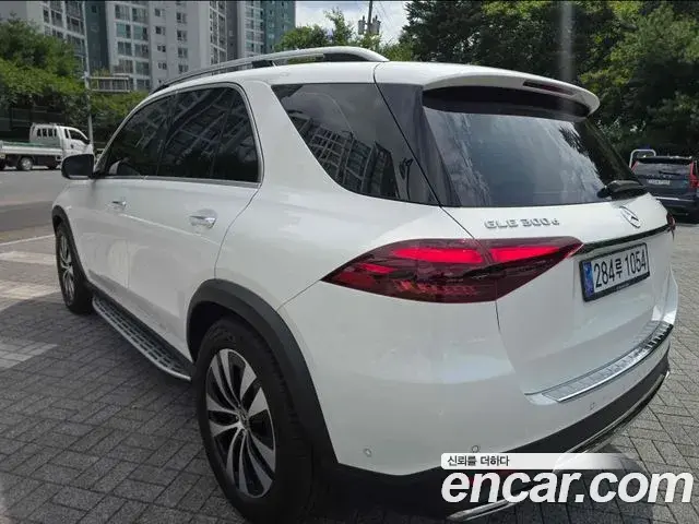 Mercedes-Benz GLE-Class 2026 — Фото 3/6