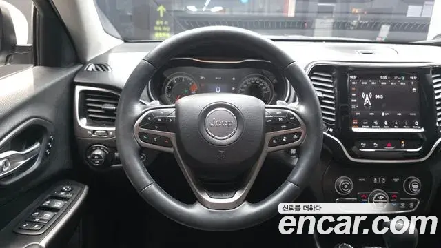 Jeep Cherokee 2020 — Фото 13/20