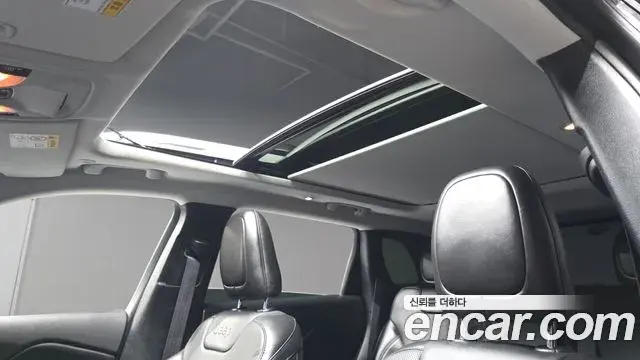 Jeep Cherokee 2020 — Фото 17/20